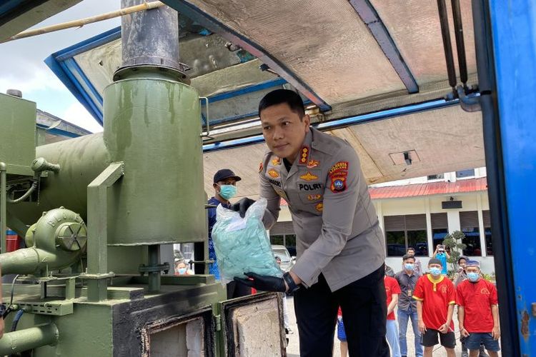 Polisi Bongkar Modus Baru Narkotika di Batam, 1.931 Vape Mengandung Zat Berbahaya Dimusnahkan