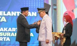 Pj Gubernur Jateng Lantik Teguh Prakosa Jadi Walkot Surakarta Gantikan Gibran Rakabuming Raka
