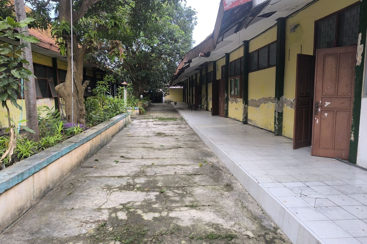 Lokasi Sekolah Rakyat tingkat SMP atau Eks Gedung Akper Pamekasan masih direnovasi jelang tahun ajaran baru, Kamis (10/7/2025)