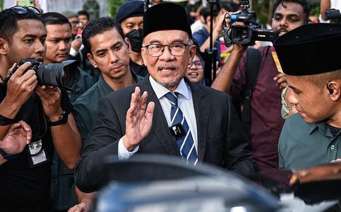 Malaysia: Opposition Leader Anwar Ibrahim Named PM