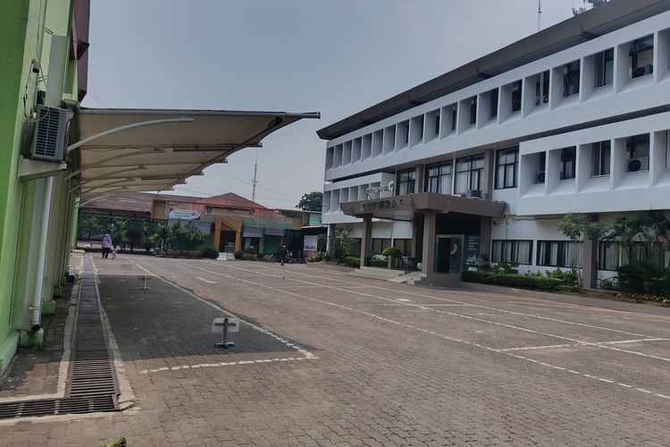 ASN Wajib Parkir di Stadion Patriot, Kantor Pemkot Bekasi Kini Lengang dari Kendaraan