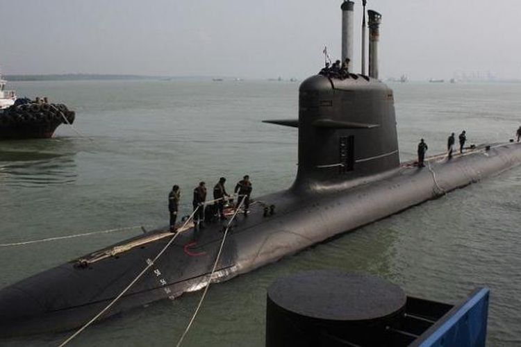 Salah satu kapal selam kelas Scorpene buatan perusahaan Perancis DCNS yang dimiliki AL Malaysia.