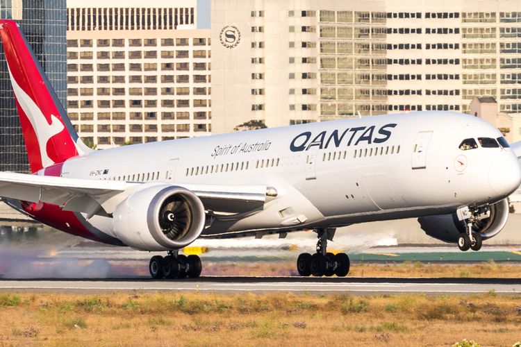 Pesawat Boeing 787-9 milik maskapai Qantas Airlines.