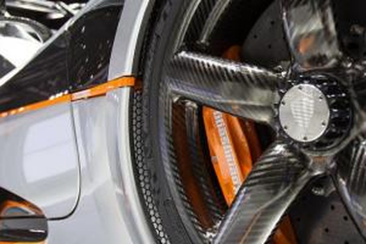 Pelek serat karbon Koenigsegg One:1