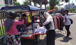 Manfaatkan Bantuan Motor Roda Tiga dari Kemensos, Iskandar Raih Cuan