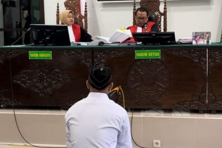 Muhamad Ramdanu sedang menjalani persidangan di PN Subang sebagai saksi di persidangan kasus Pembunuhan Tuti Suhartini dan Amalia Mustika Ratu, Kamis (25/4/2024).