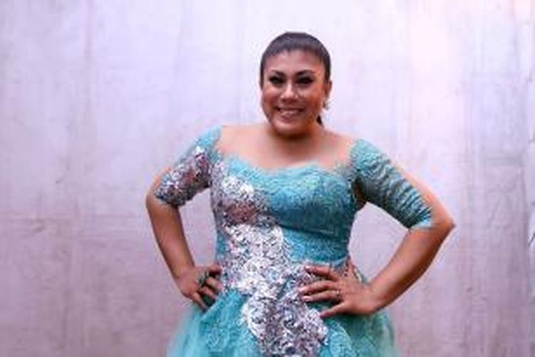 Penyanyi juara Indonesian Idol 2012, Regina Ivanova atau Regina Idol, ambil bagian dalam HUT ketujuh MNC Channel di Studio 8 RCTI, Kebon Jeruk, Jakarta Barat, Senin (8/4/2013).