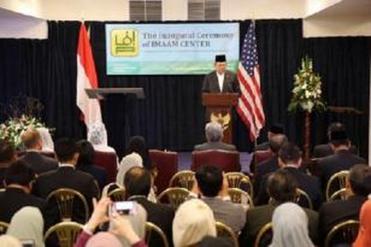 Presiden SBY saat meresmikan Masjid Indonesia pertama di Washington DC, Jumat (26/9/2014). Foto diambil dari akun Twitter SBY.