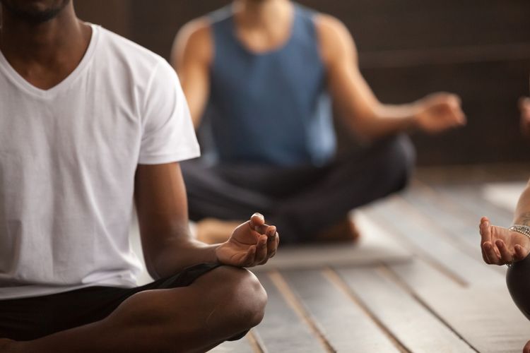 Yoga juga baik sebagai salah satu olahraga untuk penderita diabetes dengan membantu mengurangi stres dan mengelola kondisi tersebut.