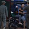 Bahaya Berkendara Motor Pakai Sandal Jepit Saat Hujan