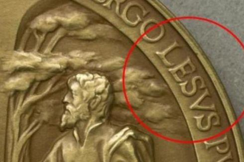 Salah Tulis Nama Yesus, Vatikan Tarik Ribuan Medali