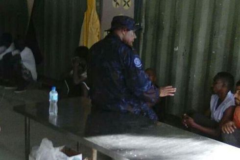 Polisi PNG Usir Penghuni Kamp Pengungsi di Pulau Manus