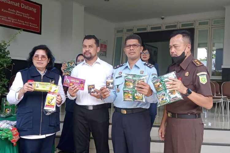 Ribuan obat dan jamu tradisional ilegal dimusnahkan di Kota Semarang