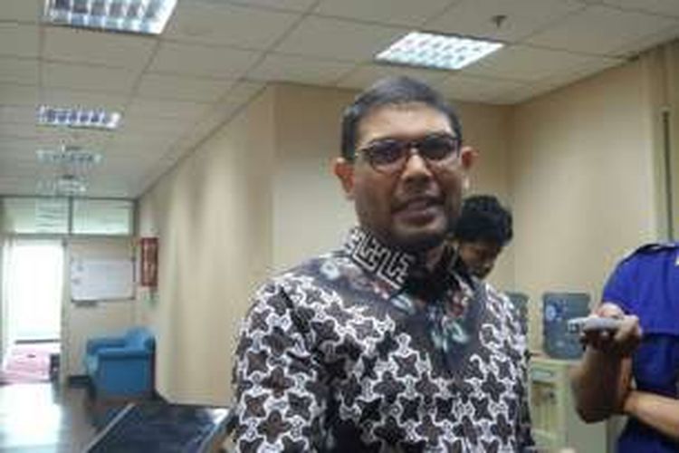 Anggota Komisi III DPR dari Fraksi PKS Nasir Djamil di Kompleks Parlemen, Senayan, Jakarta, Senin (7/11/2016)