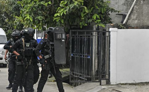 Indonesia Highlights: Densus 88 Uncovers Terrorist Training Center | Indonesian Tourists Flock Yogyakarta | Covid-19 Situation in Jakarta is Worsening