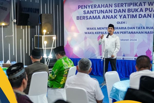 NU dan Muhammadiyah Terima 10 Sertifikat Tanah Wakaf di  Gresik