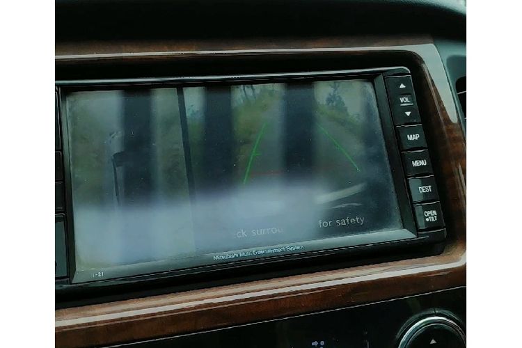 Fitur Multi Around Monitor pada Mitsubishi Pajero Sport membantu pengemudi melihat kondisi sekeliling kendaraan