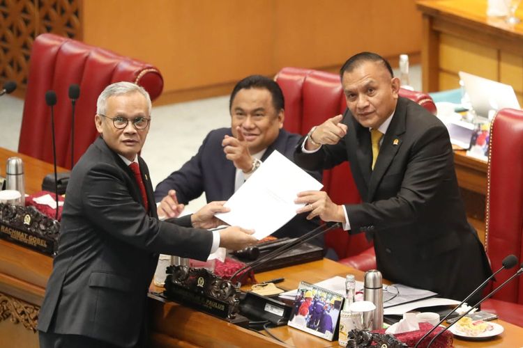 Seluruh anggota DPR RI menyatakan setuju Rancangan Undang-Undang (RUU) tentang Pengesahan Persetujuan Kemitraan Ekonomi Komprehensif Regional (RCEP) menjadi UU dalam Rapat Paripurna DPR RI di Kompleks Parlemen, Jakarta, Selasa, Selasa (30/8/2022).
