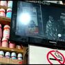 Wanita di Polewali Mandar Terekam CCTV Curi Kotak Amal di Toko Kosmetik