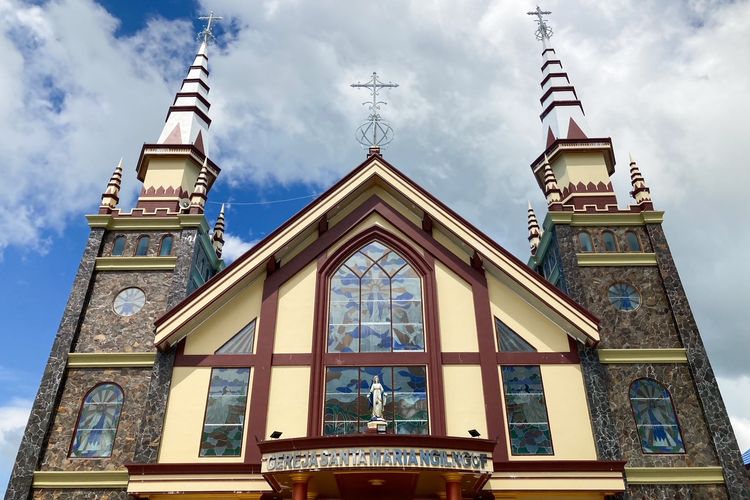 Gereja Santa Maria Ngilngof di Desa Wisata Ngilngof di Kecamatan Manyeuw, Kei Kecil, Kepulauan Kei, Kabupaten Maluku Tenggara, Kamis (28/10/2021).