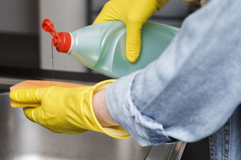 5 Kegunaan Lain Sabun Cuci Piring, Bisa Bersihkan Benda-benda Ini