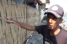 Korban Banjir Lahar Semeru Terpaksa Menempati Rumah Rusak, Tembok yang Roboh Diganti Papan Bambu