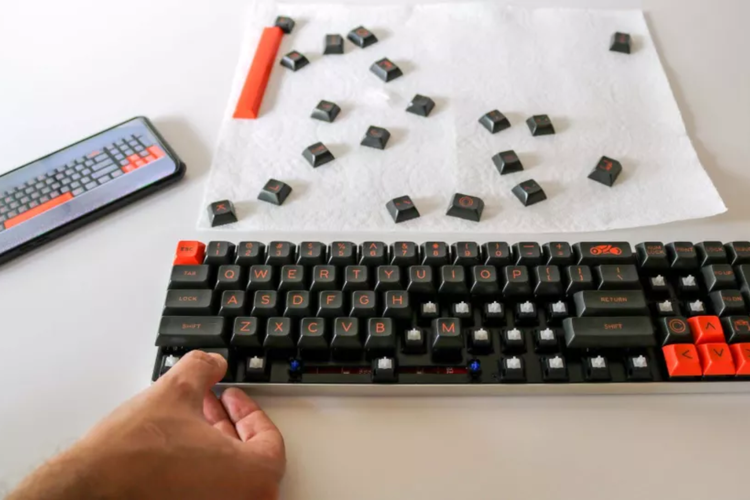 cara bersihkan keyboard mekanik