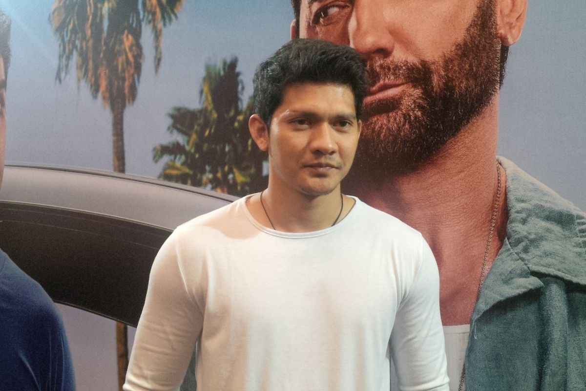 Iko Uwais berpose saat wawancara khusus bersama Kompas.com di Ritz Carlton, Mega Kuningan, Jakarta Selatan, Selasa (25/6/2019).