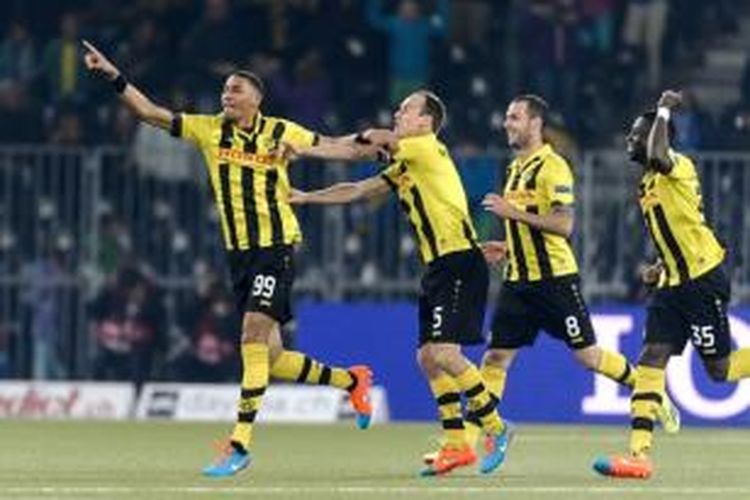 Para pemain Young Boys merayakan gol ke gawang Napoli pada laga Liga Europa di Stade de Suisse, Bern, Kamis (23/10/2014).