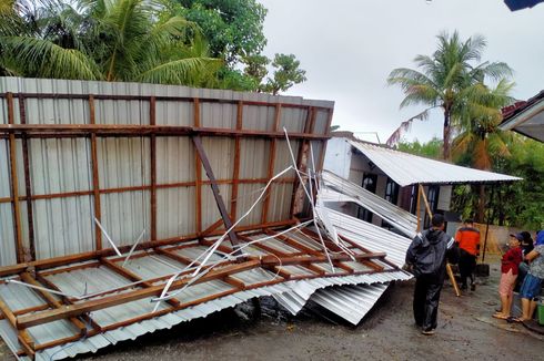 Belasan Rumah di Buleleng Bali Rusak Diterjang Angin Kencang, Warga Diminta Waspada