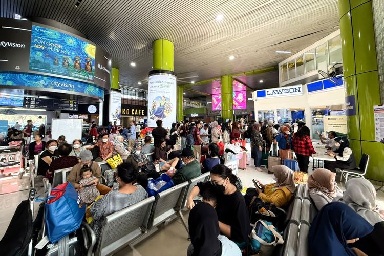 Warga Malaysia Terjebak di Jakarta Keluhkan Harga Tiket Pulang Naik 3 Kali Lipat