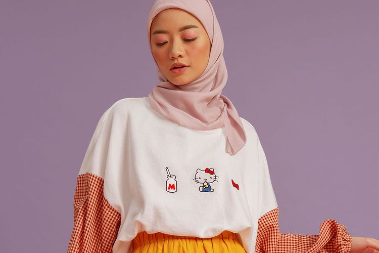 Salah satu koleksi Hello Kitty X HijabChic.