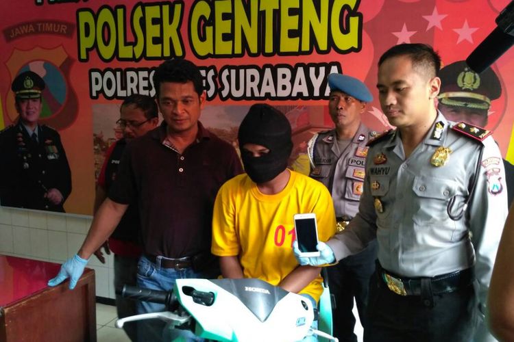 MH dan barang bukti kasusnya diamankan di Mapolsek Genteng Surabaya