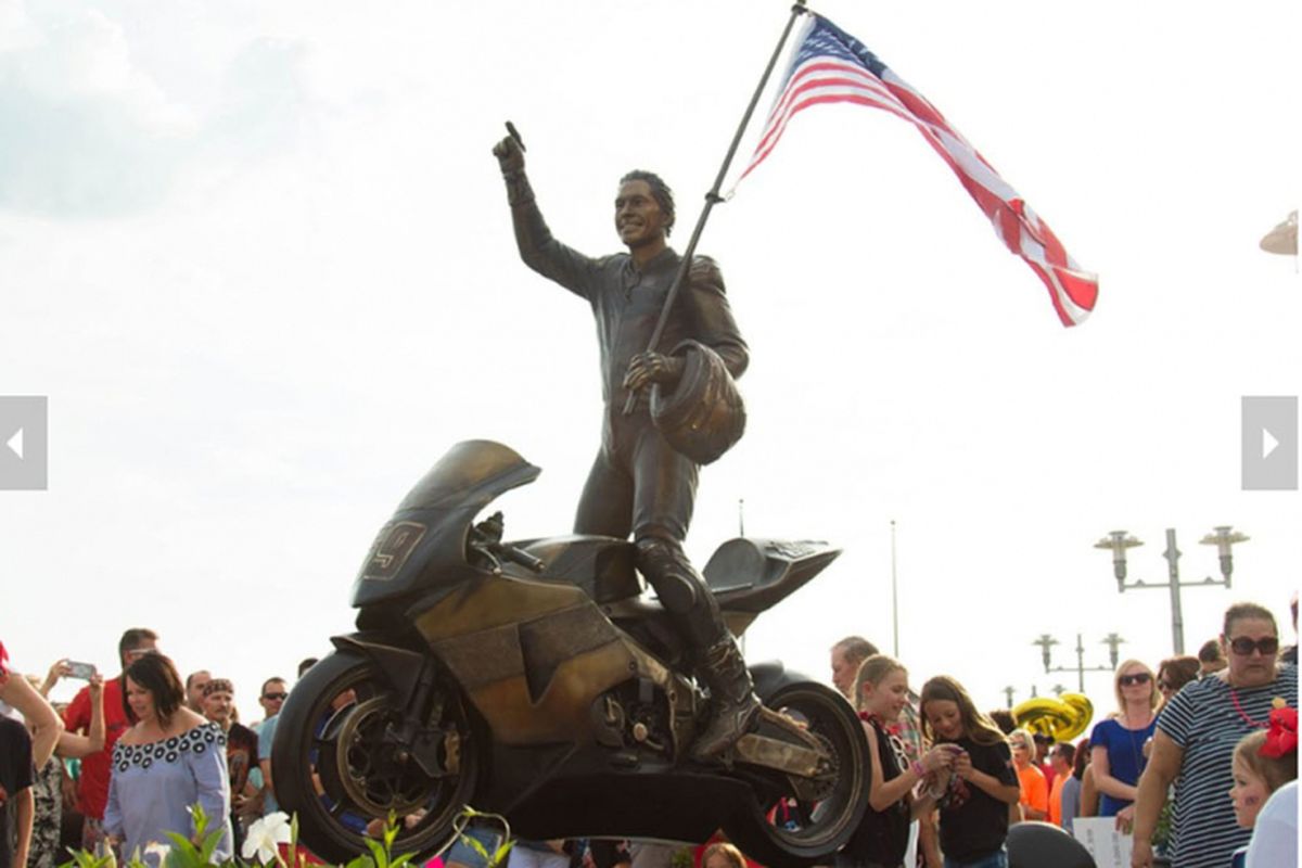 Patung Nicky Hayden diresmikan di Owensboro