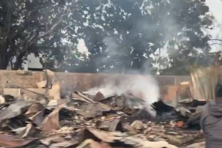 Kronologi Kebakaran Bandung Dini Hari, 14 Kios Material Hangus di Dua Lokasi
