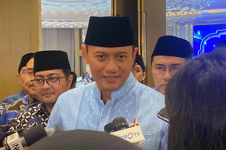 Ketum Partai Demokrat Agus Harimurti Yudhoyono (AHY) saat ditemui di The St Regis, Jakarta Selatan, Rabu (27/3/2024). 
