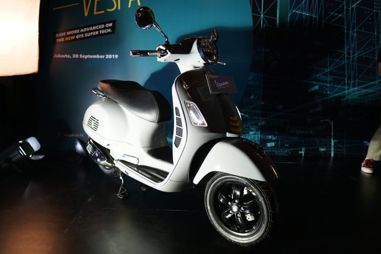 Vespa GTS Super Tech 300