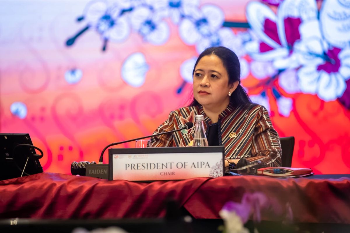 Ketua DPR RI Puan Maharani saat memimpin Sidang Umum ASEAN Inter Parliamentary Assembly (AIPA) ke-44 di Hotel Fairmont, Senayan, Jakarta, Minggu (6/8/2023).