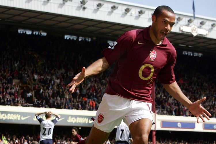 Thierry Henry merayakan gol bagi Arsenal ke gawang Tottenham Hotspur di Stadion Highbury, London, pada 22 April 2006.