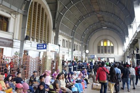 Liburan Naik Kereta, Apakah Stasiun yang Anda Lewati Bersejarah?