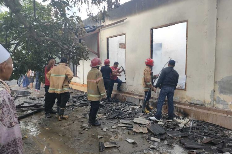 TKP Rumah Pribadi Wakil Bupati Lombok Barat Terbakar, Diduga Karena Korselting Listrik