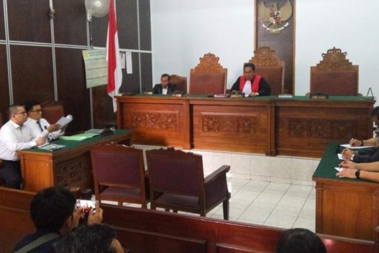 Hakim tunggal Made Sutrisna memimpin sidang putusan atas praperadilan yang diajukan oleh Dahlan Iskan. Sidang digelar si Pengadilan Negeri Jakarta Selatan (PN Jaksel), Selasa (14/3/2017).