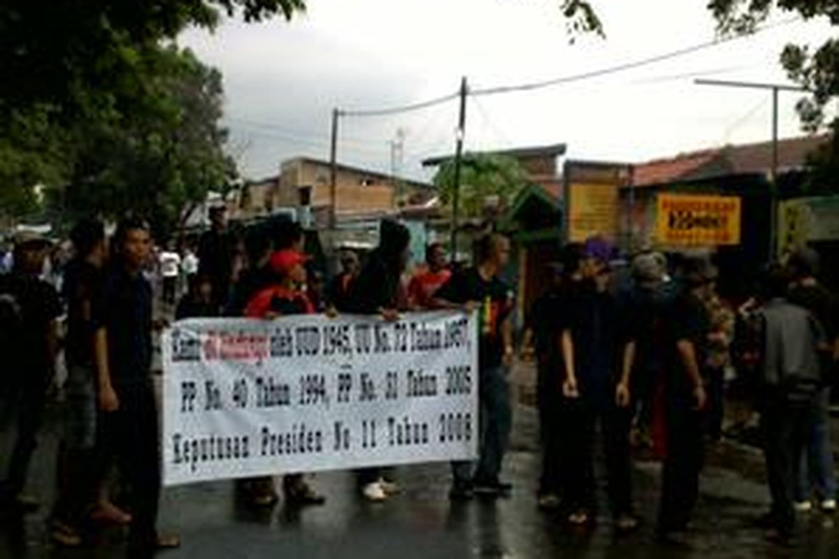 Penertiban rumah dinas, khususnya militer, saat ini sedang digencarkan. Tak jarang diwarnai penghadangan oleh penghuni, seperti di kompleks Yon Angkub, Cililitan Besar, Jakarta Timur, Senin (25/1/2010) lalu. Pangdam III/Silwangi saat ini juga tengah mendata asetnya dan akan melakukan penertiban.