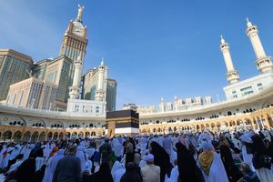 Alasan Arab Saudi Bekukan 1.800 Travel Umrah hingga Stop Visa Baru