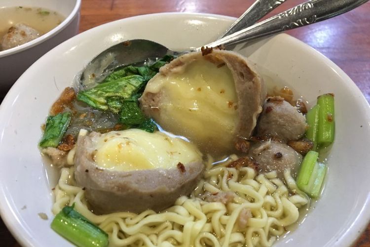 Menu makanan yang dijajakan di outlet Bakso Boedjangan di Tanjung Duren, Jakarta Barat, Selasa (7/8/2018). Bakso Boedjangan merupakan satu dari sejumlah brand milik Cita Rasa Prima (CRP) Group yang berbasis di Bandung, Jawa Barat.