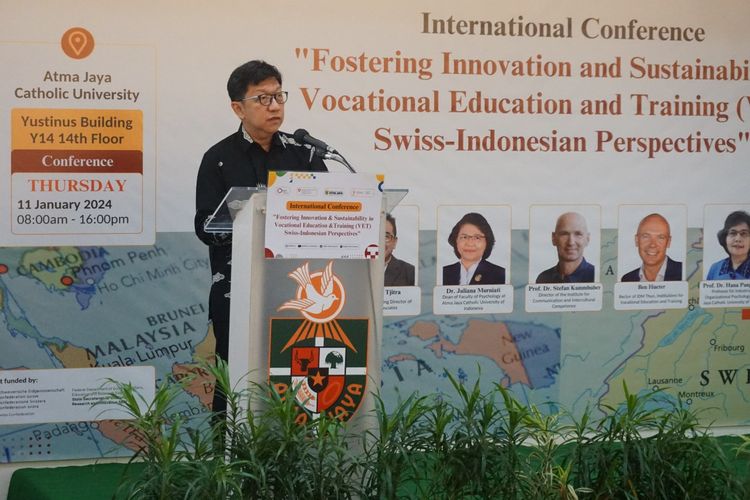 Rektor Unika Atma Jaya, Prof. Yuda Turana saat menghadiri kemitraan Indonesia dan Swiss dalam meningkatkan pendidikan vokasi dan pelatihan di Indonesia pada Kamis (11/1/2024).