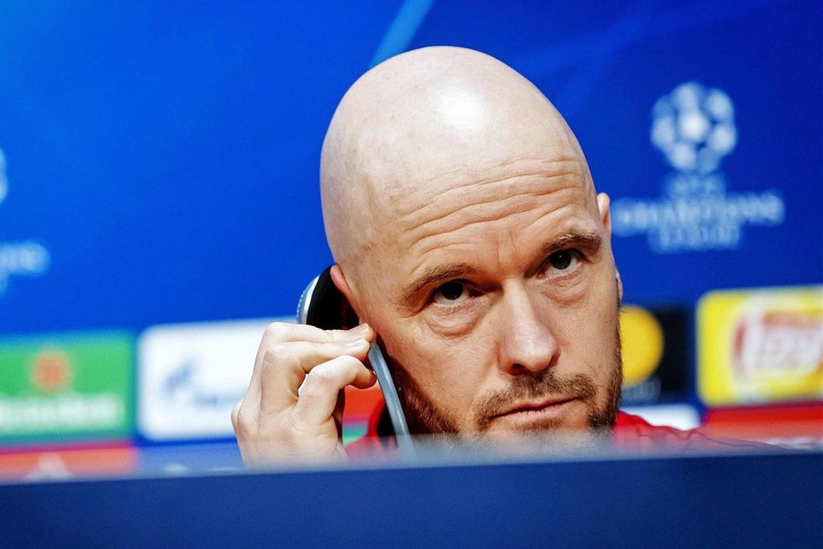 Erik Ten Hag saat konferensi pers jelang pertandingan di Liga Champions, Selasa (30/4/2019)