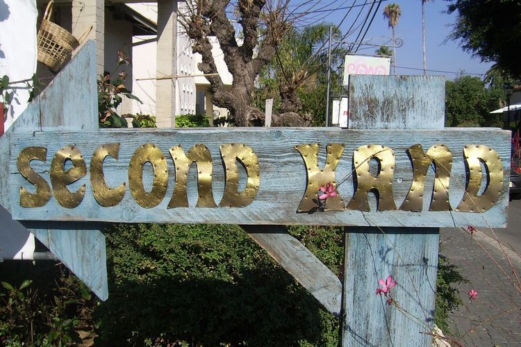 Ilustrasi jual barang bekas.