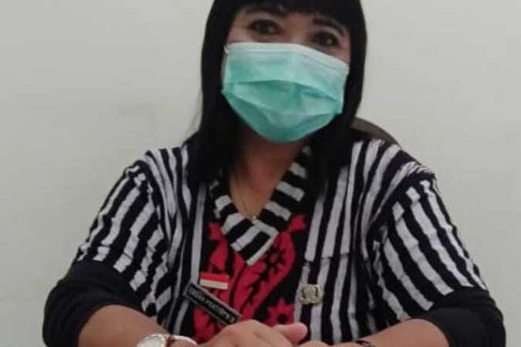 Kepala Bidang Pencegahan dan Pengendalian Penyakit Dinas Kesehatan Kabupaten Ngawi Endah Pratiwi, ibu hamil yang akan melahirkan dirawat di ruang isolasi RSUD Soeroto Ngawi karena hasil rapid test positif.