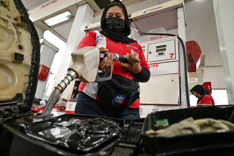 INFOGRAFIK: Muncul Hoaks Mobil di Atas 1.400 cc Dilarang Isi Pertalite Mulai 1 Juni 2026